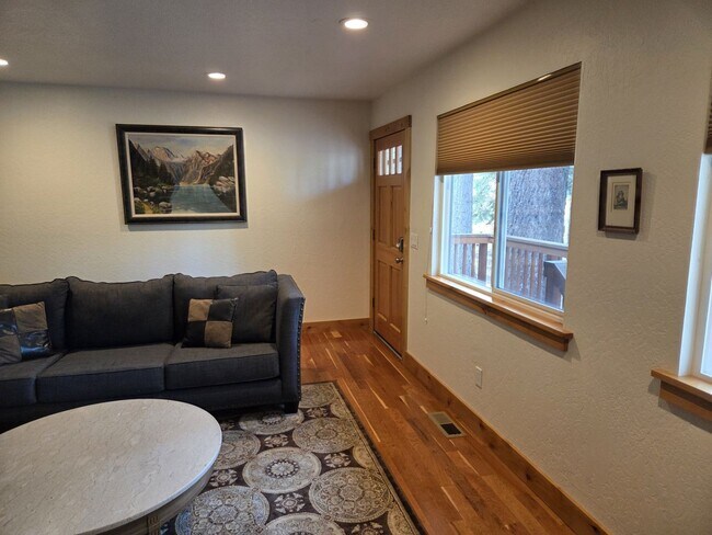 768 Zuni St in South Lake Tahoe, CA - Building Photo - Building Photo