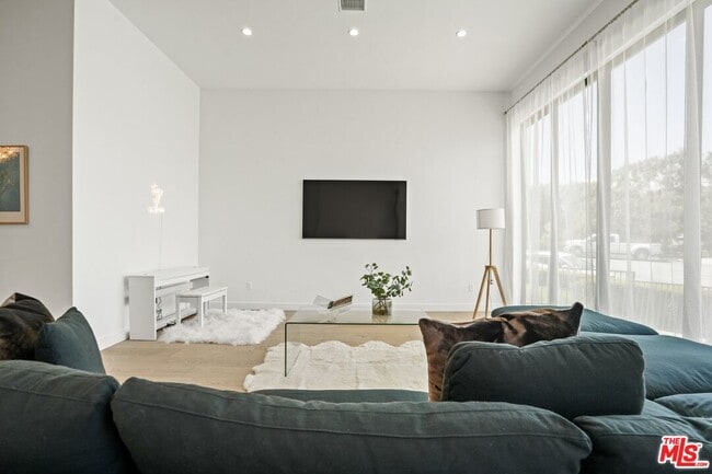 12136 Clarkson Rd in Los Angeles, CA - Building Photo - Building Photo