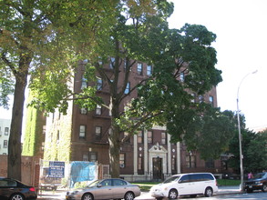 218 Linden Blvd in Brooklyn, NY - Building Photo - Building Photo