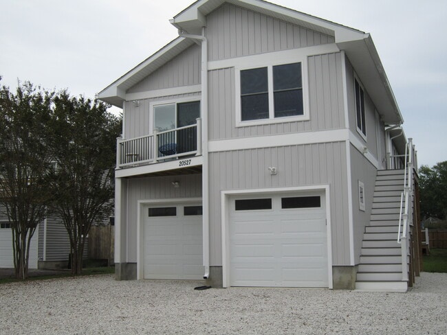 20527 Washington St, Unit Garrage Carriage House in Rehoboth Beach, DE - Building Photo - Building Photo