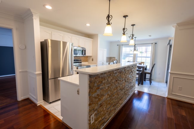 property at 2406 Dominion Dr