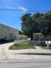 Seaway Apartments in Fort Pierce, FL - Building Photo - Building Photo