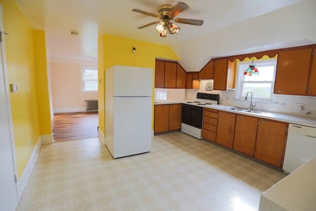 134 Baldwin St in Fall River, MA - Building Photo - Building Photo