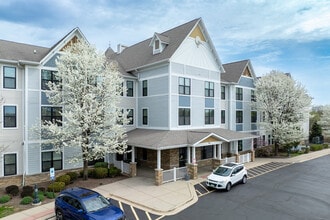 Lakefront Residences at Grayslake in Grayslake, IL - Building Photo - Building Photo