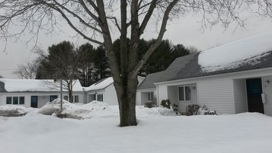 Twin Haven Inc. in Waterford, CT - Foto de edificio - Building Photo
