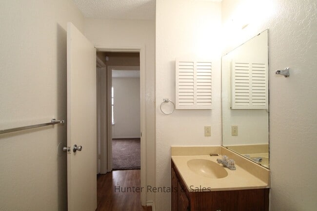 property at 1100 Goodhue Dr