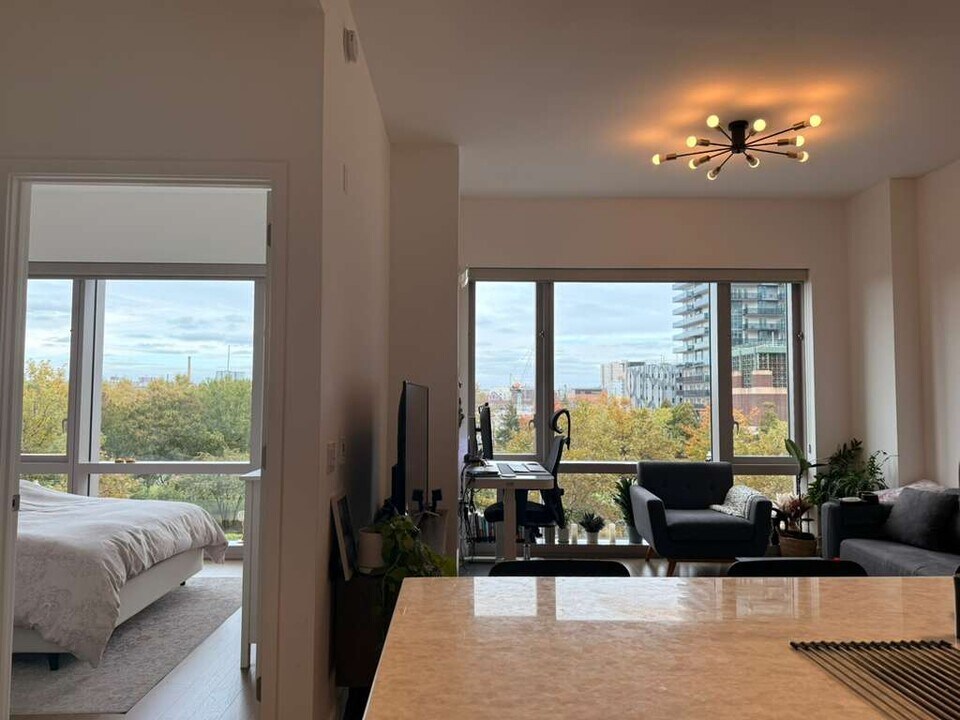 75 Park Ln S, Unit 311 in Jersey City, NJ - Building Photo