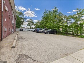 100 Luttgen Pl in Linden, NJ - Building Photo - Building Photo