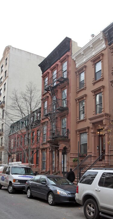 130 W 123rd St in New York, NY - Building Photo