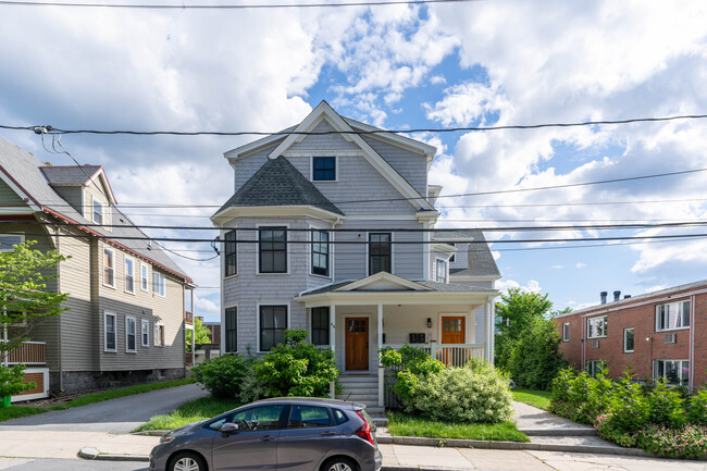 44 Evergreen St in Jamaica Plain, MA - Foto de edificio - Building Photo