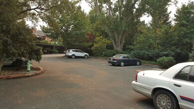 30 Arbor Ct in Cotati, CA - Building Photo - Building Photo