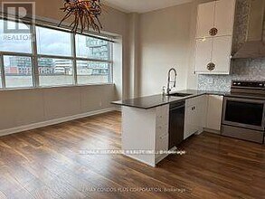 700 King St W in Toronto, ON - Building Photo - Building Photo