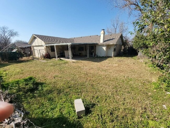 2118 Cedarcrest Dr in Carrollton, TX - Building Photo - Building Photo