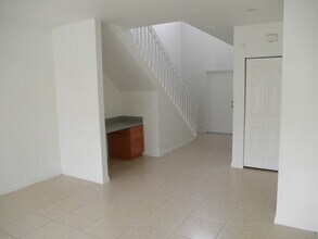 912 Talia Cir in Lake Worth Beach, FL - Building Photo - Building Photo