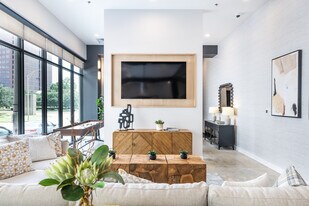 Gravity on 400 in Norfolk, VA - Building Photo