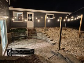 1038 S Knollwood Dr, Unit 1038 Lower in Saukville, WI - Building Photo