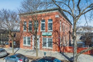 260 College St in Burlington, VT - Building Photo