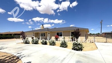12591 Snapping Turtle Rd in Apple Valley, CA - Building Photo - Building Photo