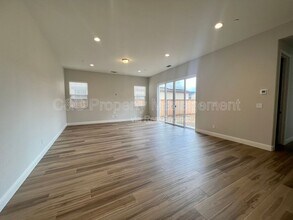 3002 Pinnacles Wy in Marina, CA - Building Photo - Building Photo