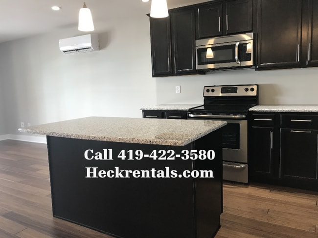 property at 868 1/2 S Main St