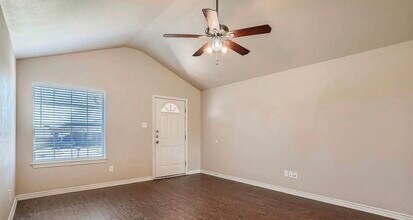 3107 Cardinal Dr in Ennis, TX - Building Photo - Building Photo