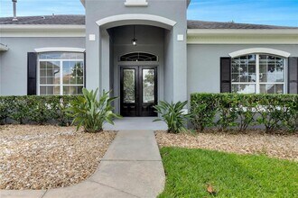 2884 Majestic Isle Dr in Clermont, FL - Foto de edificio - Building Photo