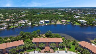 1901 Marina Isle Way in Jupiter, FL - Building Photo