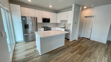 91-1640-1640 Honouliuli St in Ewa Beach, HI - Building Photo - Building Photo