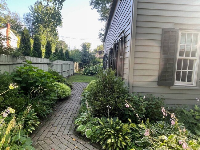 2415 Salt Point Turnpike in Clinton Corners, NY - Building Photo - Building Photo