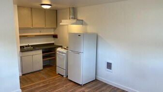 1451 53rd Ave in Sweet Home, OR - Building Photo