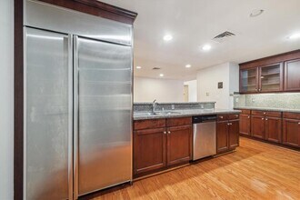 914 Main St in Houston, TX - Building Photo - Building Photo