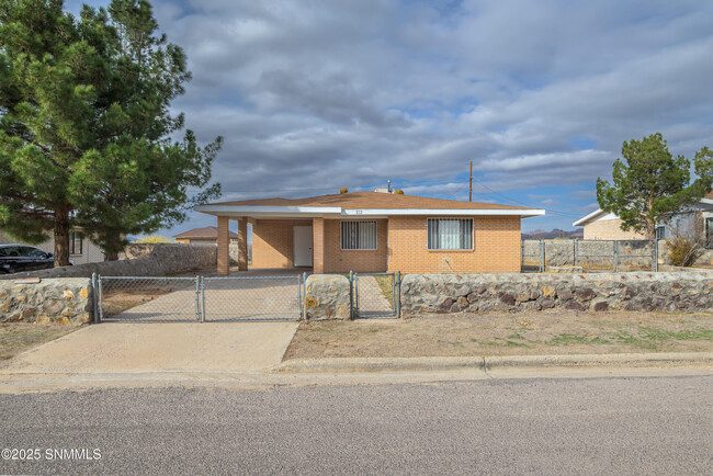 112 Romero Dr in Las Cruces, NM - Foto de edificio - Building Photo