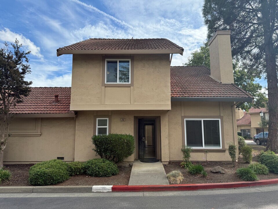 26 Del Prado Cir in Fairfield, CA - Building Photo