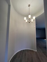 2630 White Willow in San Antonio, TX - Building Photo - Building Photo