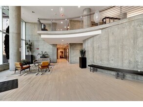 1255 NW 9th Ave, Unit Pinnacle Condo in Portland, OR - Building Photo - Building Photo