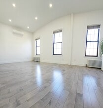 1659 Hancock St, Unit Modern Pristine 3 bedroom in Ridgewood, NY - Foto de edificio - Building Photo