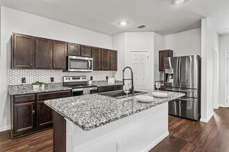 132 Ragnar Dr in Jarrell, TX - Building Photo - Building Photo