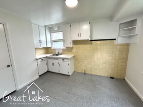 21728 Beechwood Ave in Eastpointe, MI - Building Photo - Building Photo