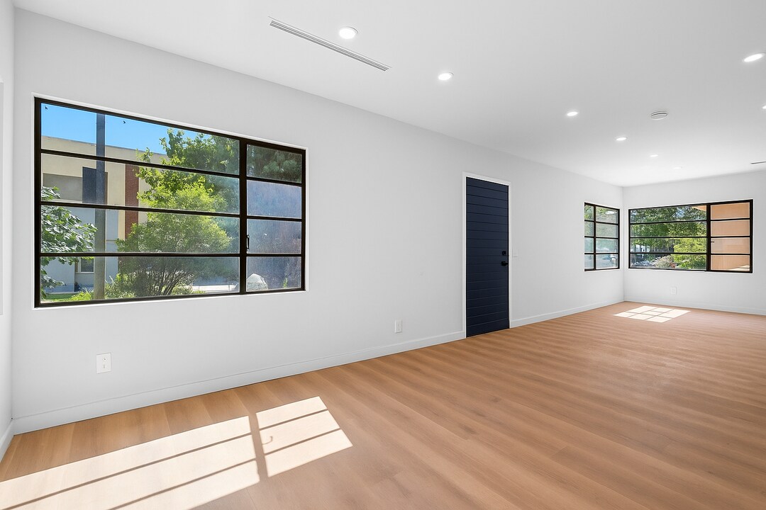 213 S Gale Dr, Unit A in Beverly Hills, CA - Foto de edificio