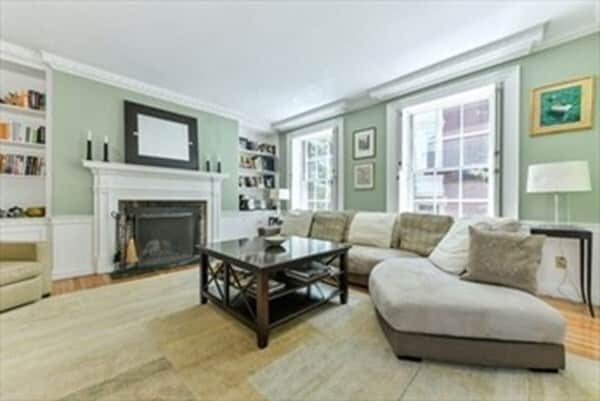 property at 39 Pinckney St