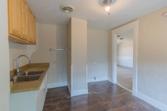837 Wayside Rd-Unit -5 in Cleveland, OH - Building Photo - Building Photo