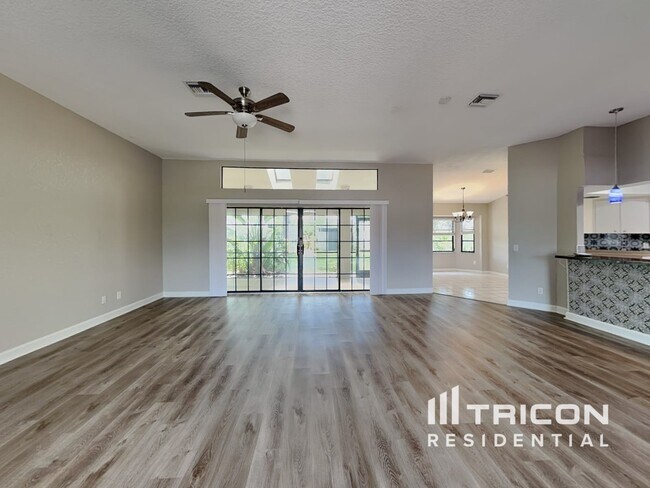 23501 Rocket Ave in Port Charlotte, FL - Building Photo - Building Photo