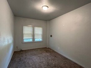 8 Acacia Ave in Oroville, CA - Building Photo - Building Photo