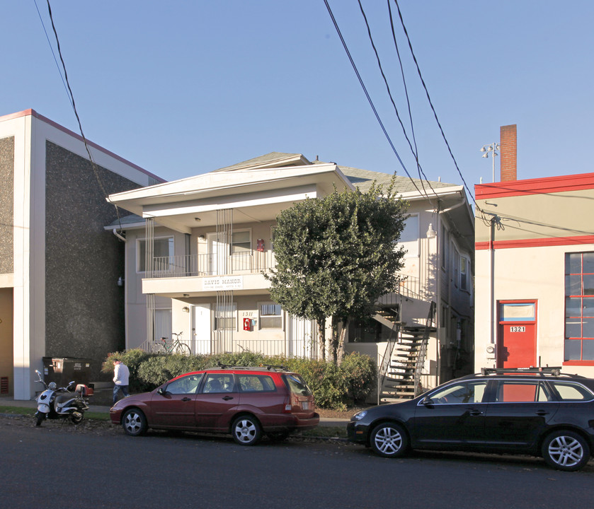 Davis Manor in Portland, OR - Foto de edificio