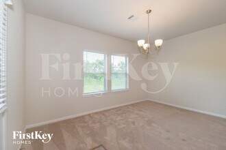 6459 Blimp Base Blvd in Hitchcock, TX - Building Photo - Building Photo