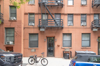 213 E 88th St in New York, NY - Building Photo - Building Photo