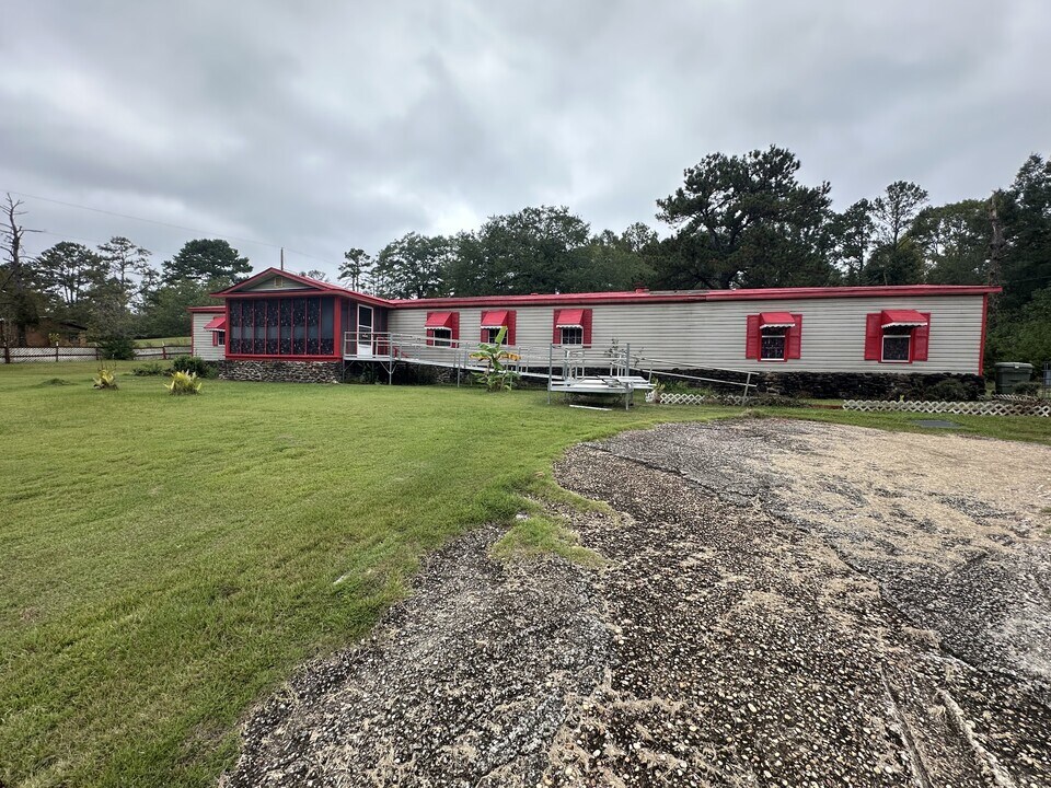 5 Arrowhead Rd in Georgetown, GA - Building Photo