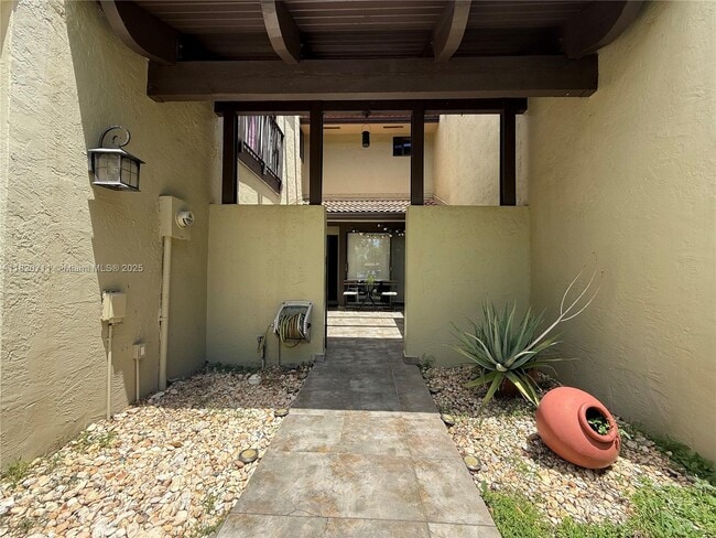 9872 Costa Del Sol Blvd in Doral, FL - Building Photo - Building Photo