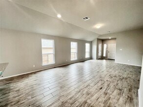 212 Shugart St in San Marcos, TX - Building Photo - Building Photo