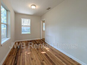5256 Sunderland Rd in Jacksonville, FL - Building Photo - Building Photo